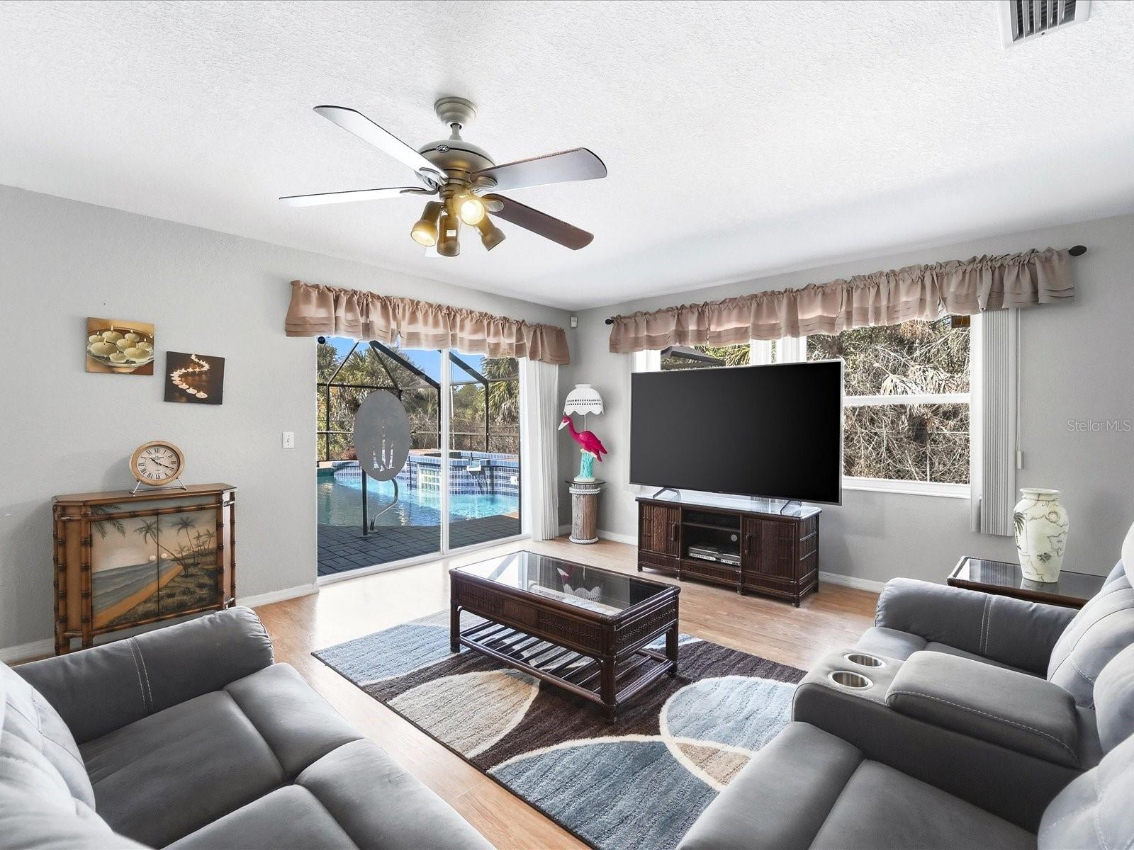 Image 16 of 48 For 421 Strasburg Drive