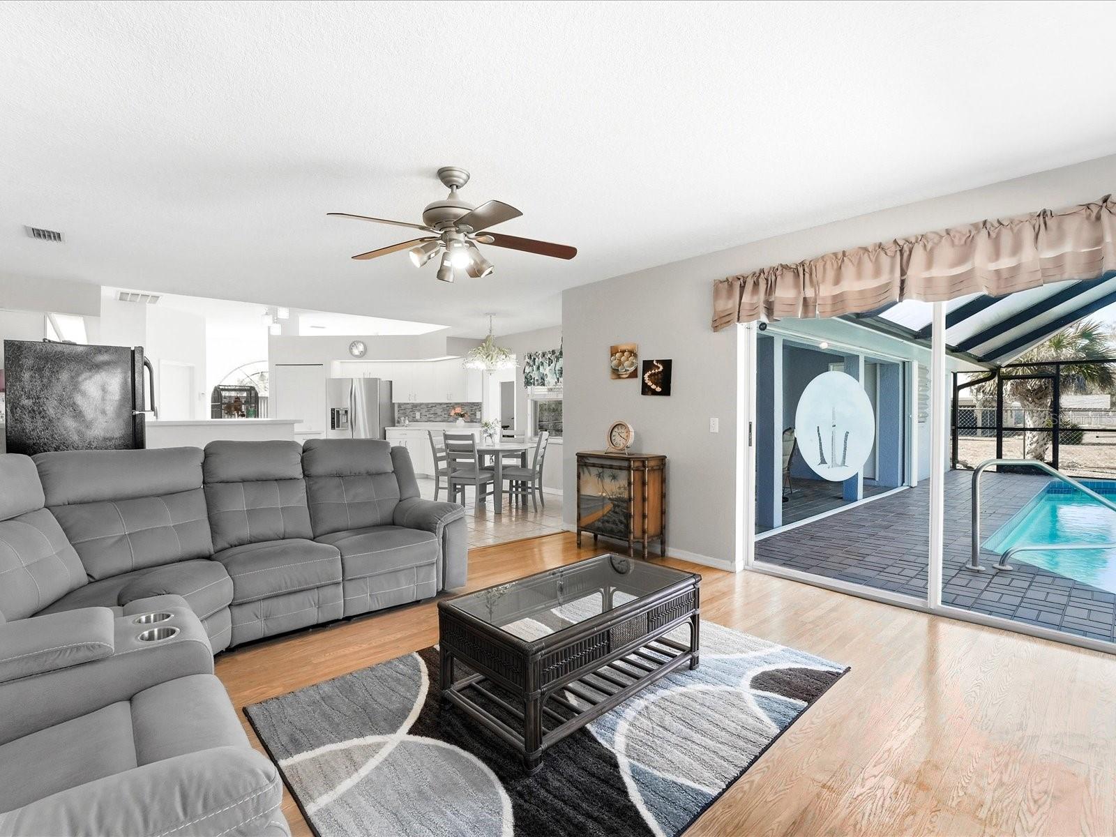 Image 18 of 48 For 421 Strasburg Drive