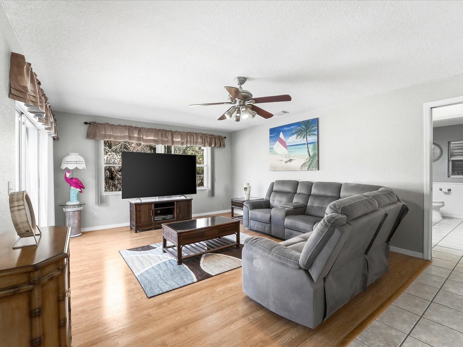 Image 19 of 48 For 421 Strasburg Drive