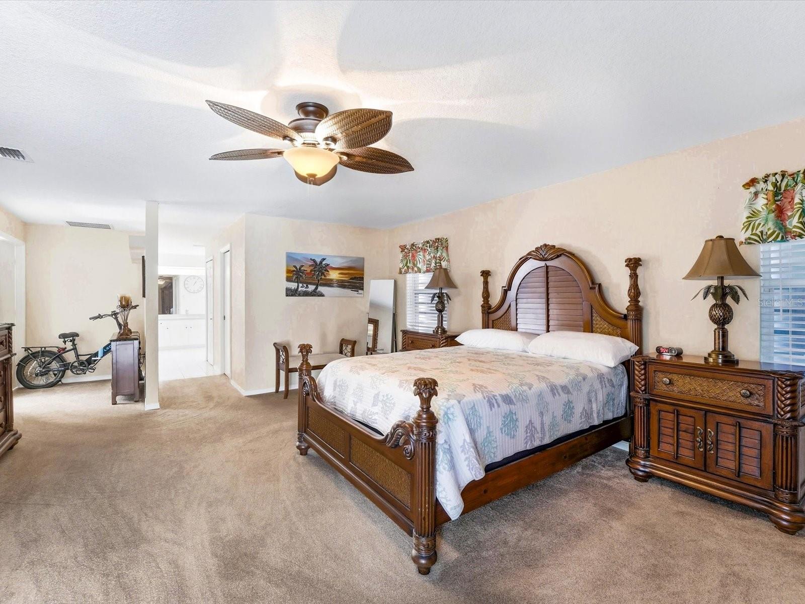 Image 21 of 48 For 421 Strasburg Drive