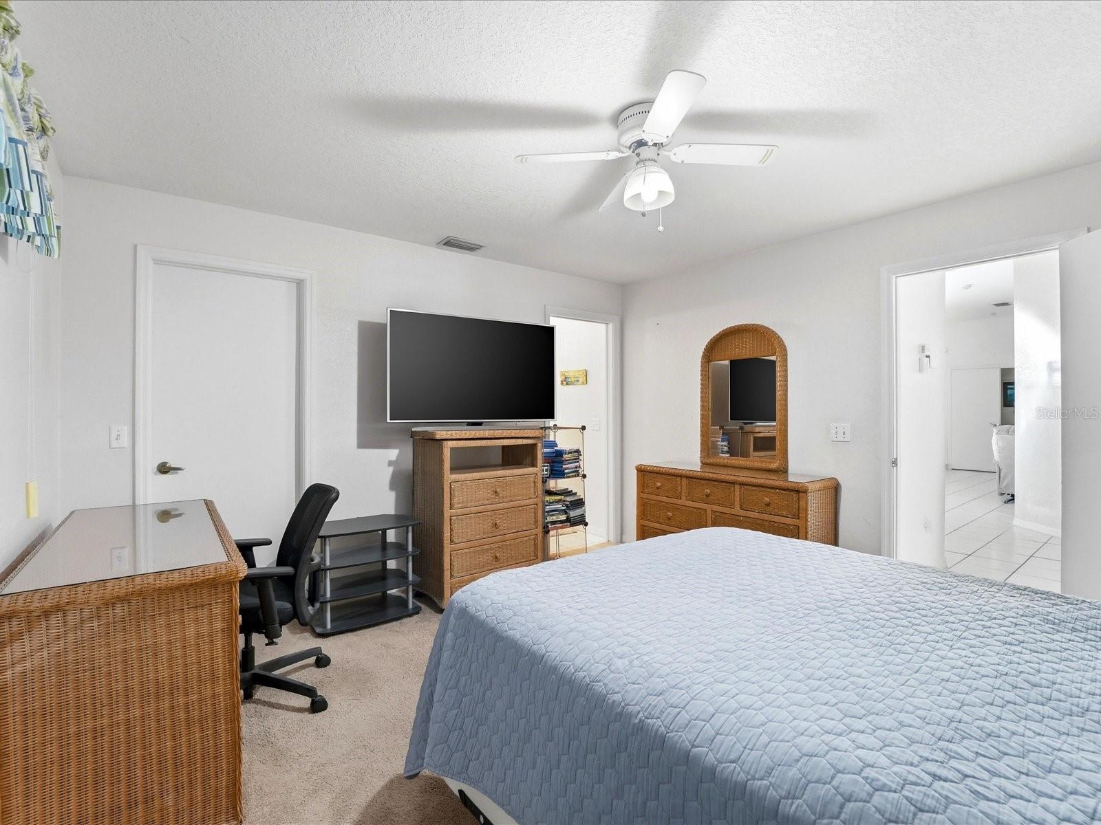 Image 26 of 48 For 421 Strasburg Drive