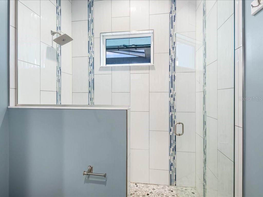 Image 19 of 33 For 2743 Janet Street