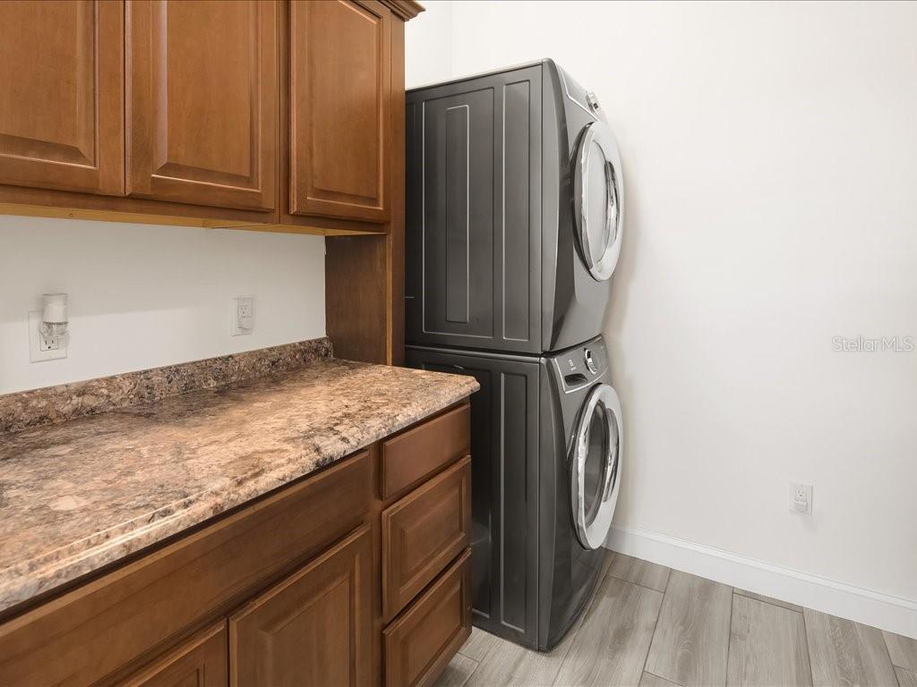 Image 20 of 33 For 2743 Janet Street