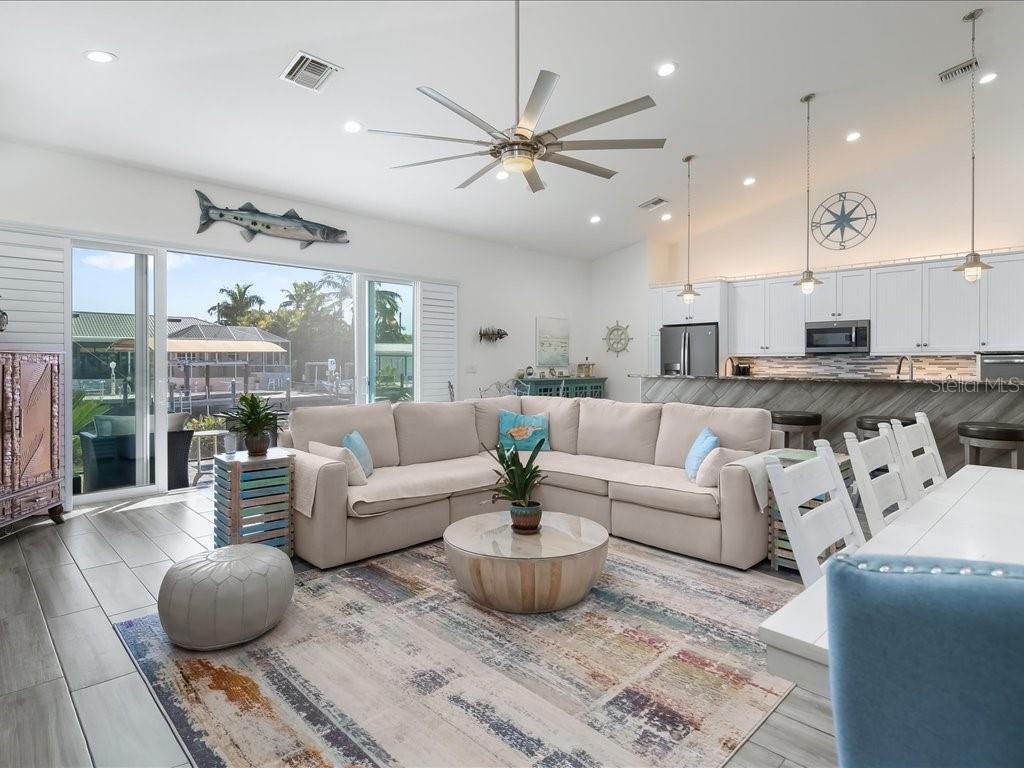 Image 4 of 33 For 2743 Janet Street