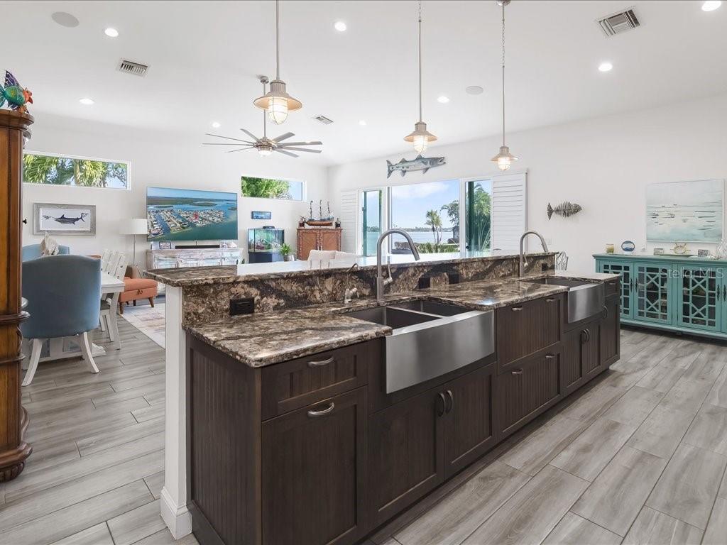 Image 5 of 33 For 2743 Janet Street