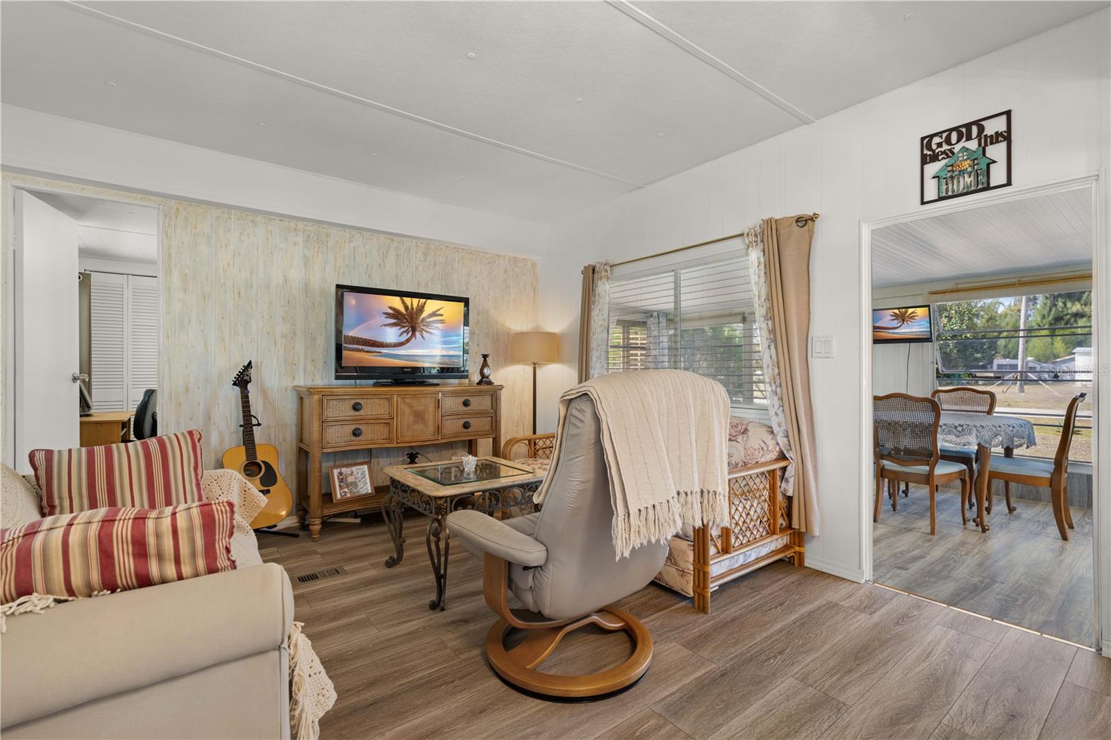 Image 18 of 50 For 15341 Mango Drive