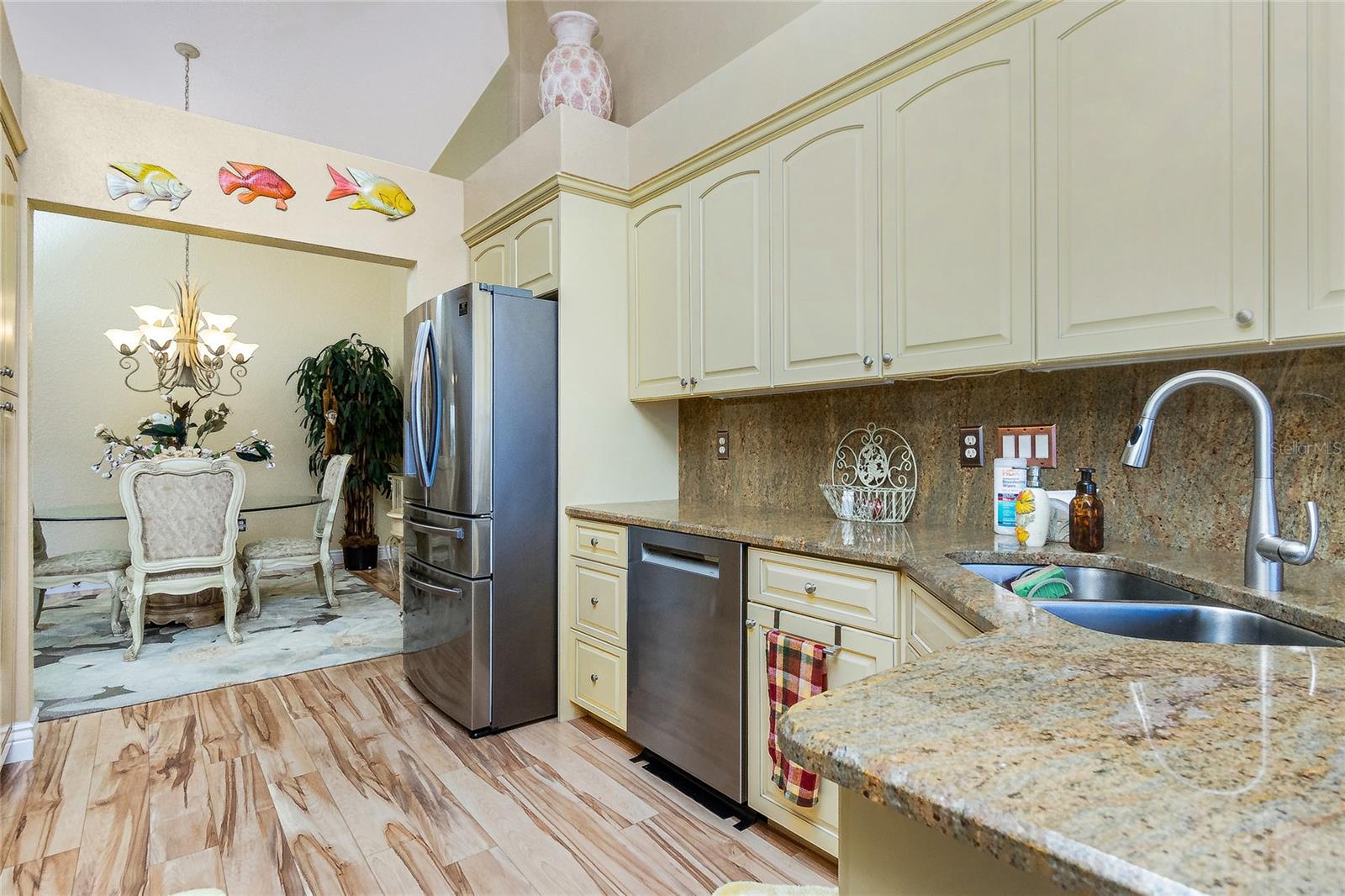 Image 22 of 69 For 200 Harbor Walk Drive 353