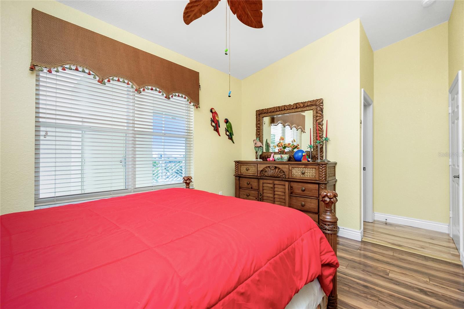 Image 29 of 69 For 200 Harbor Walk Drive 353