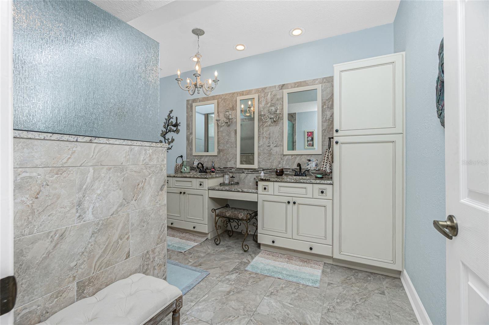 Image 36 of 69 For 200 Harbor Walk Drive 353