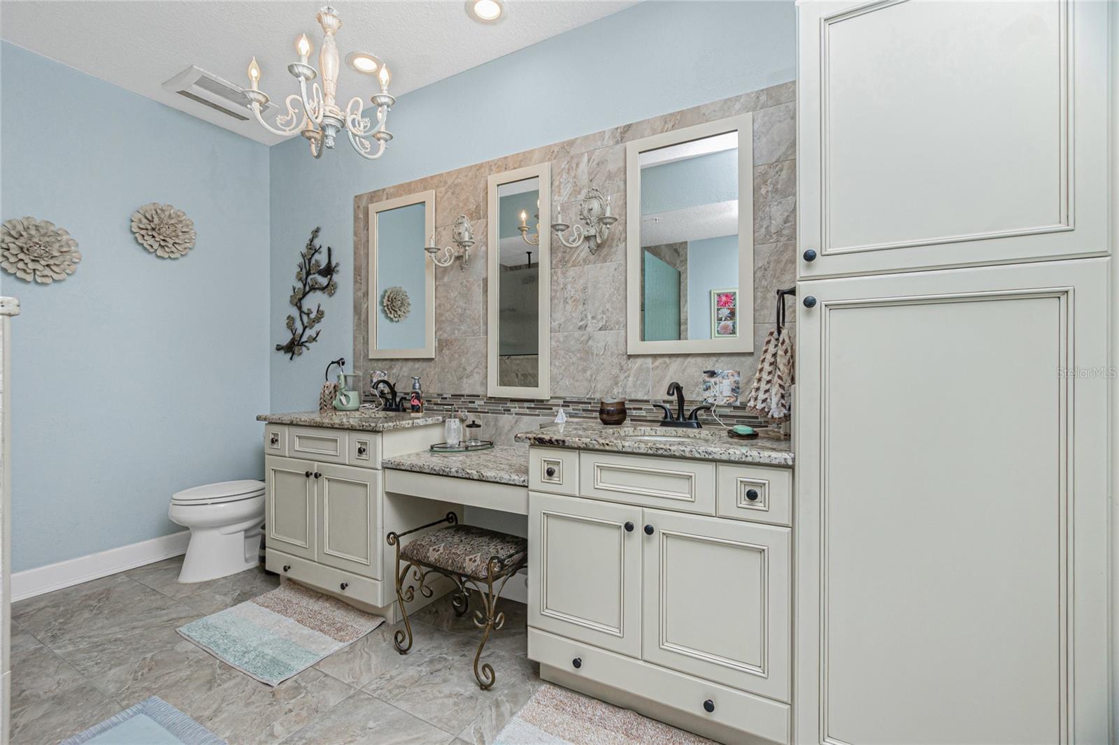 Image 37 of 69 For 200 Harbor Walk Drive 353