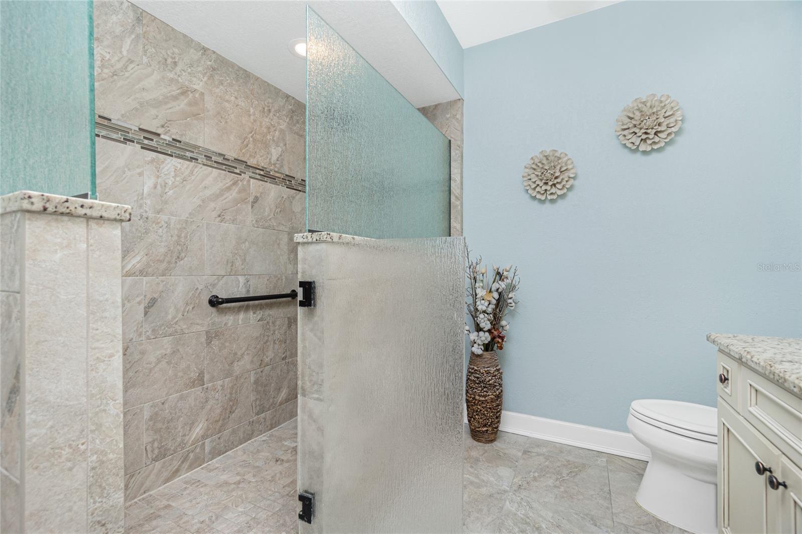 Image 38 of 69 For 200 Harbor Walk Drive 353