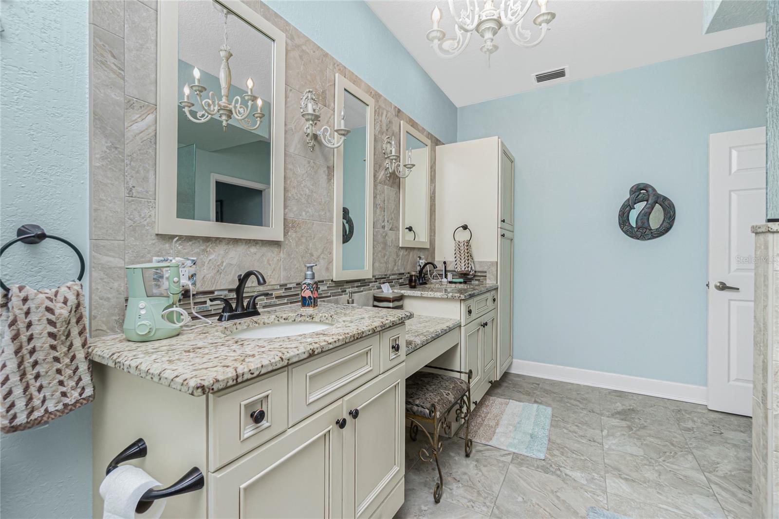 Image 39 of 69 For 200 Harbor Walk Drive 353