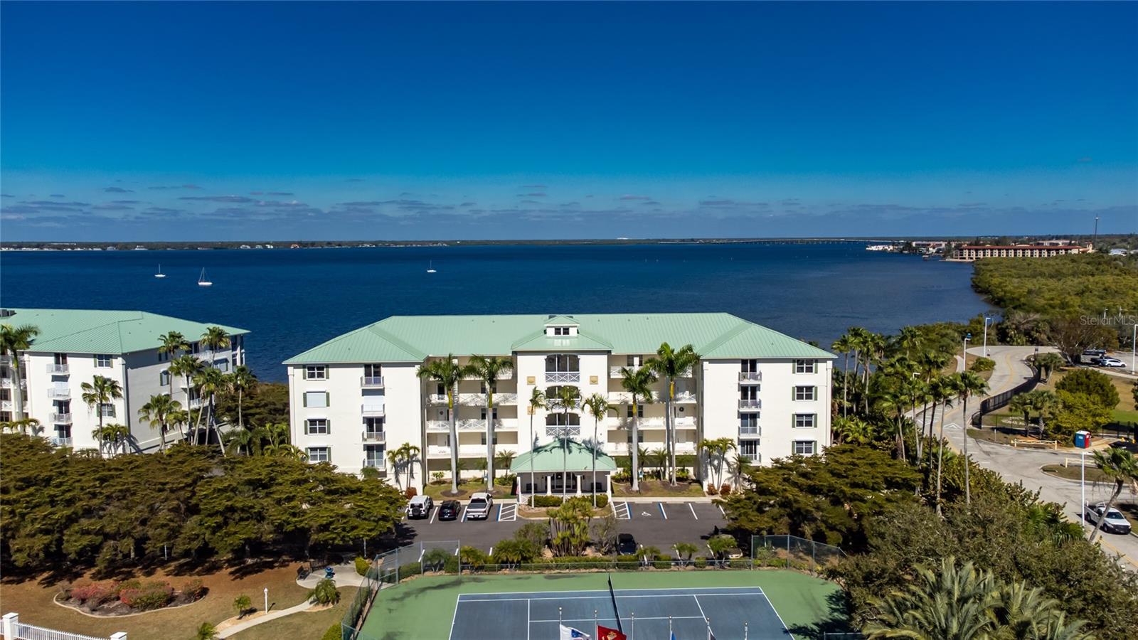 Image 51 of 69 For 200 Harbor Walk Drive 353