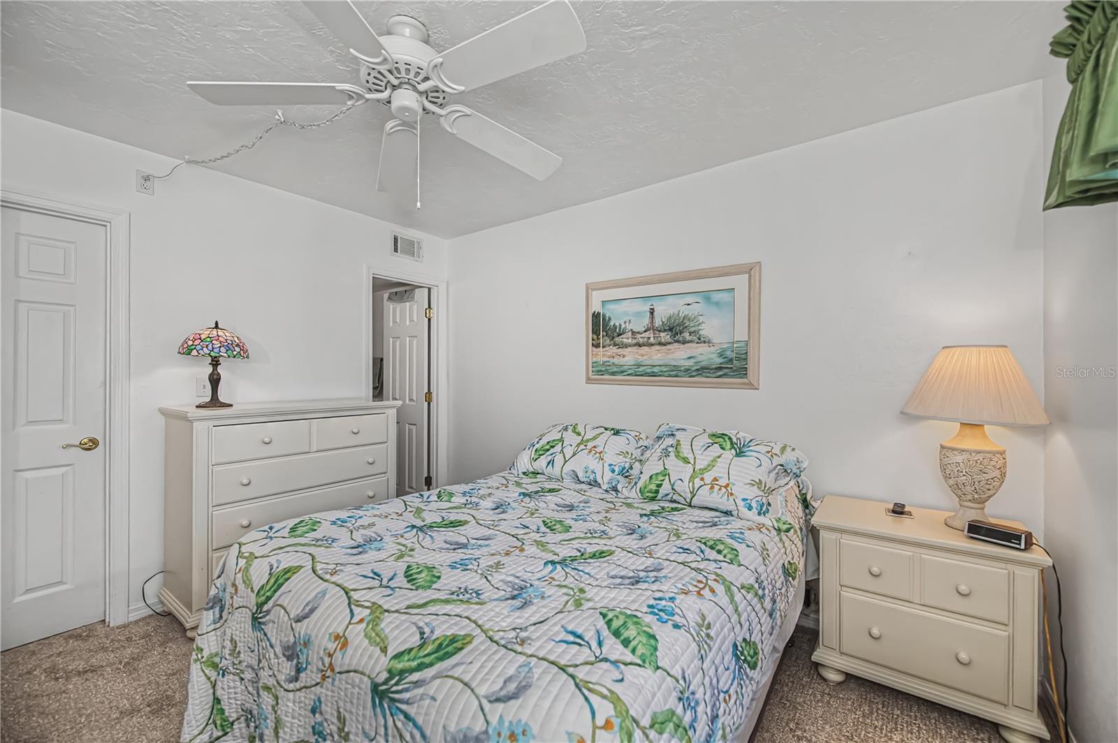 Image 17 of 34 For 25275 Rampart Boulevard 101
