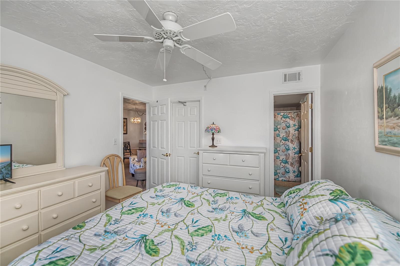 Image 18 of 34 For 25275 Rampart Boulevard 101