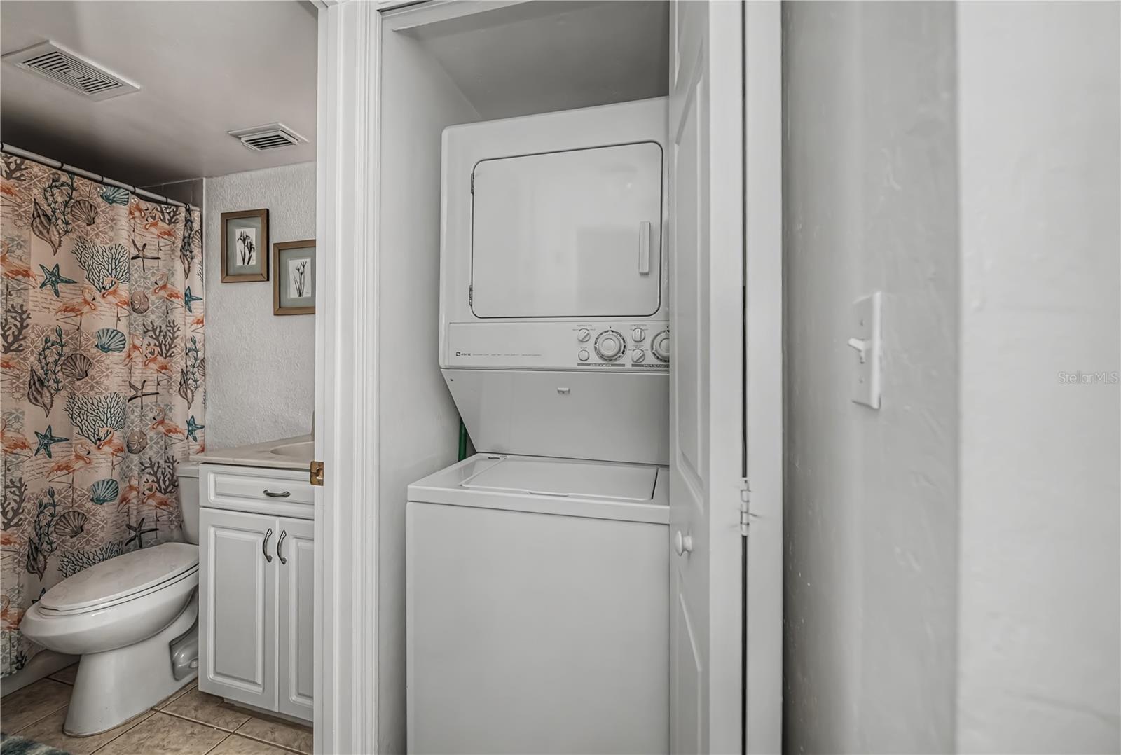 Image 27 of 34 For 25275 Rampart Boulevard 101