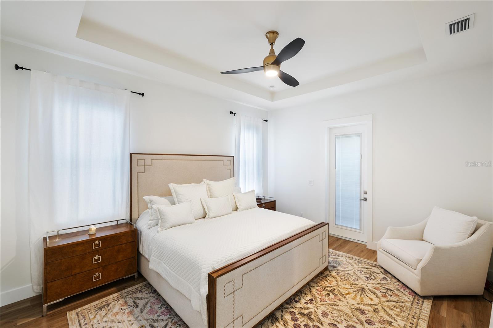 Listing photo id 17 for 2470 Abbotsford Street