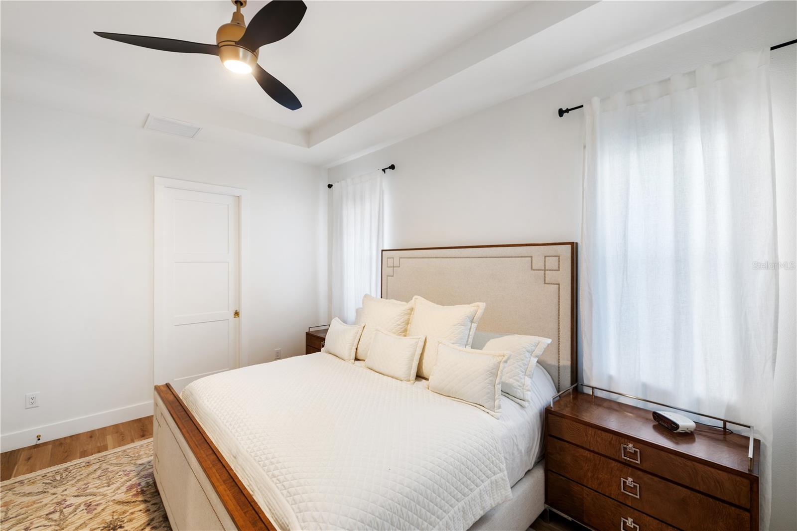 Listing photo id 18 for 2470 Abbotsford Street