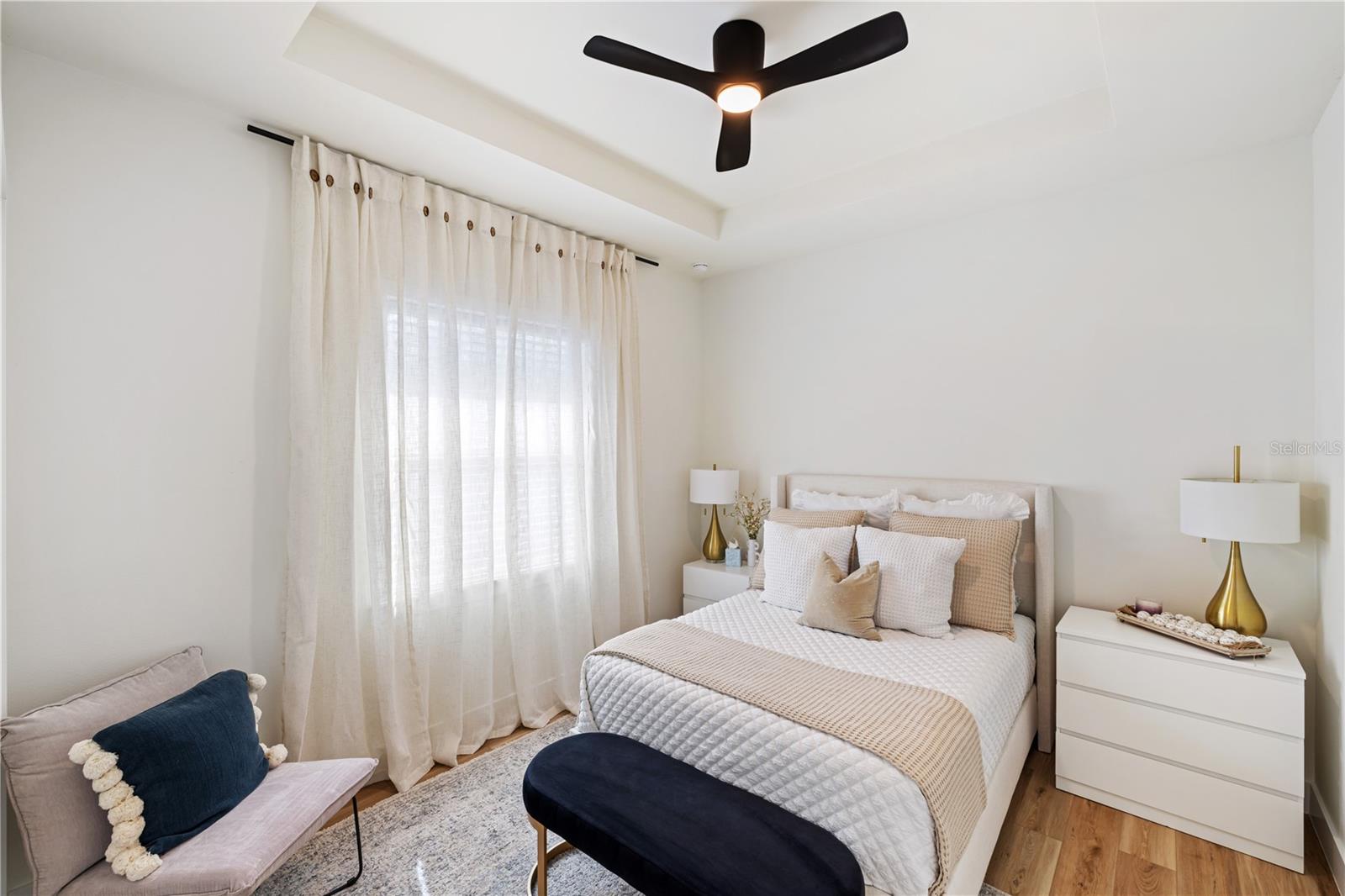 Listing photo id 26 for 2470 Abbotsford Street