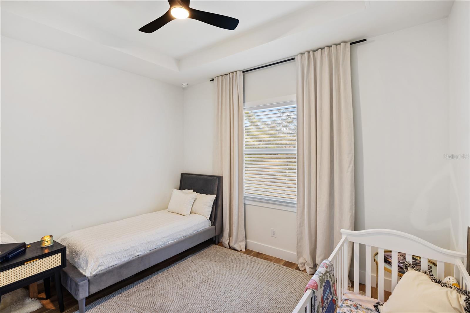 Listing photo id 30 for 2470 Abbotsford Street