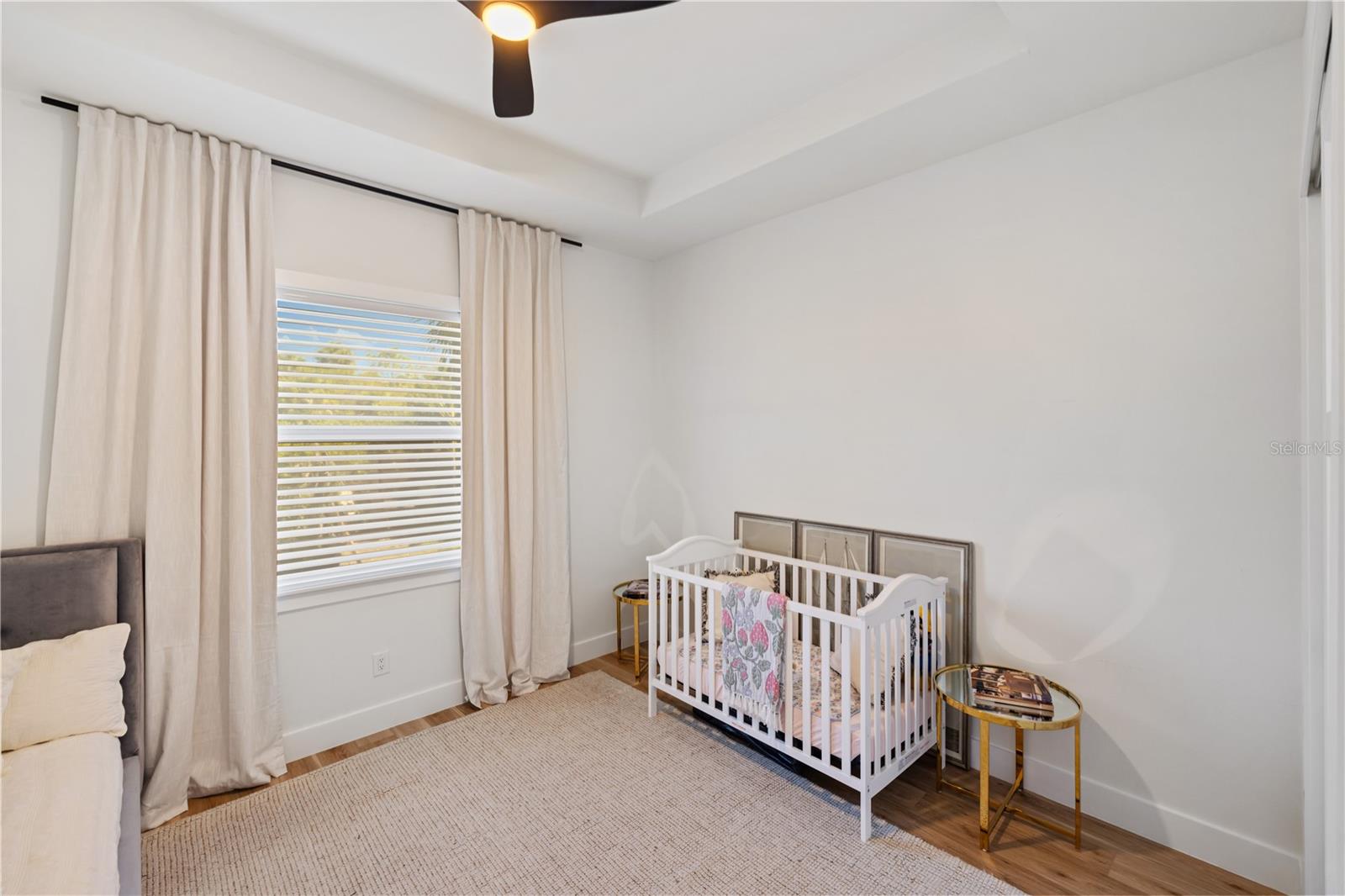 Listing photo id 31 for 2470 Abbotsford Street