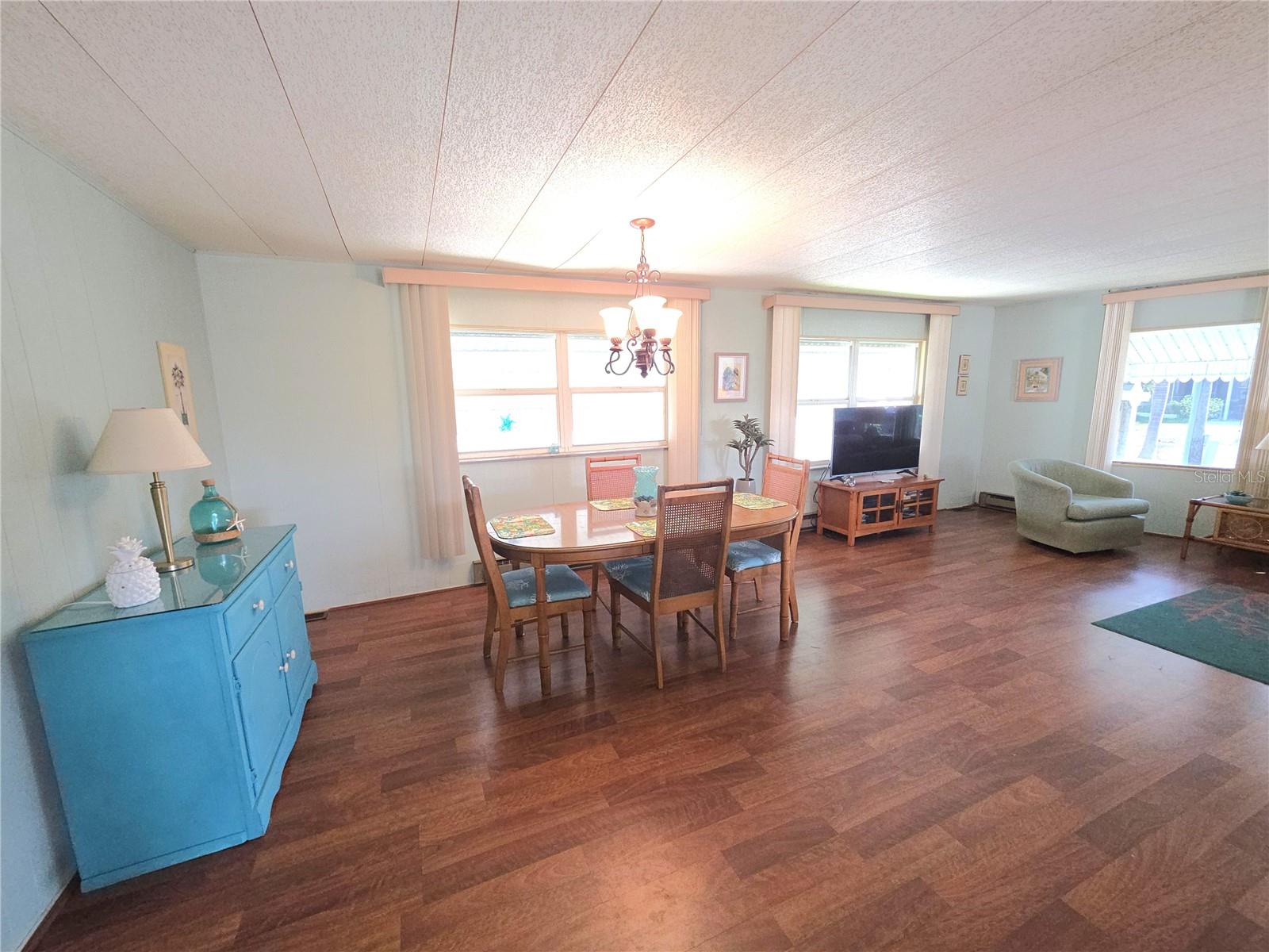 Image 5 of 30 For 517 Ideal Place