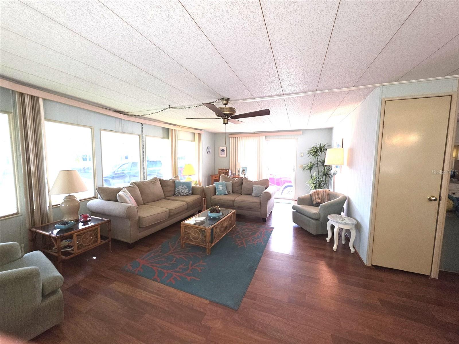 Image 7 of 30 For 517 Ideal Place