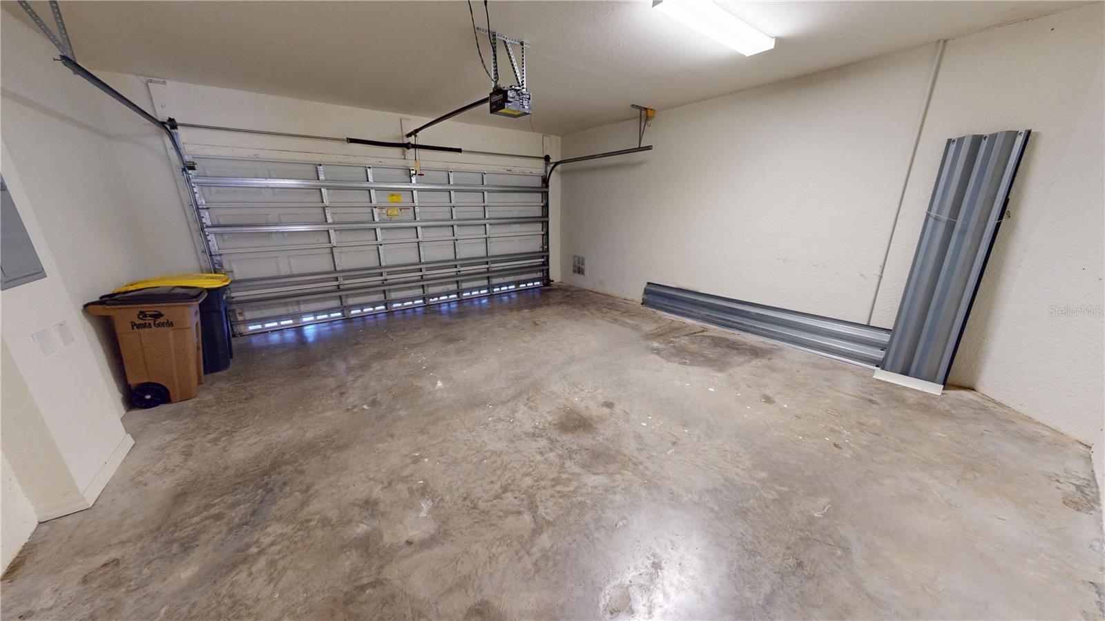 Image 25 of 37 For 313 Monaco Drive 5