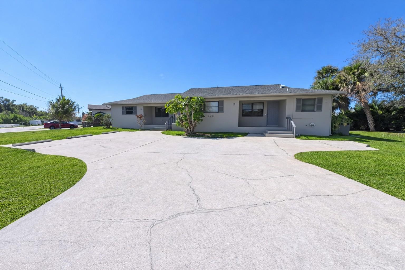 Image 2 of 37 For 3211 Riverside Drive