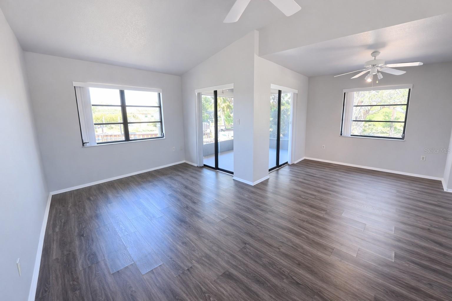 Image 21 of 37 For 3211 Riverside Drive