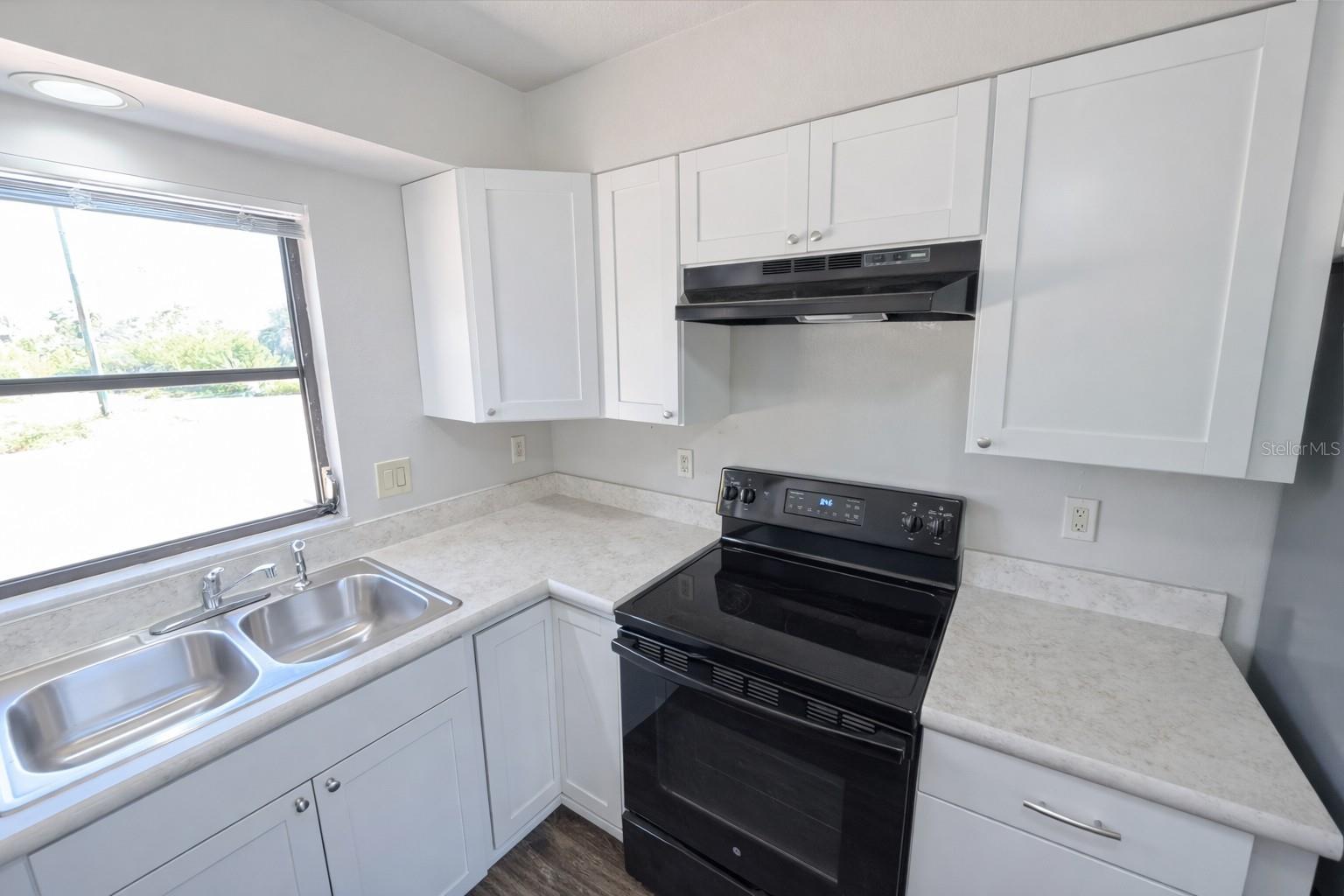 Image 26 of 37 For 3211 Riverside Drive