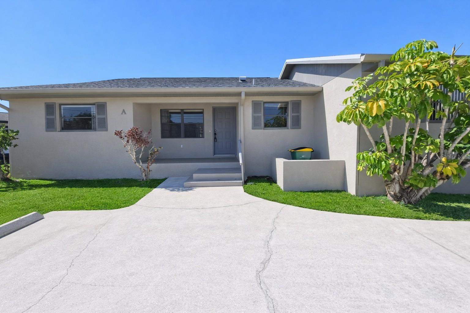 Image 3 of 37 For 3211 Riverside Drive