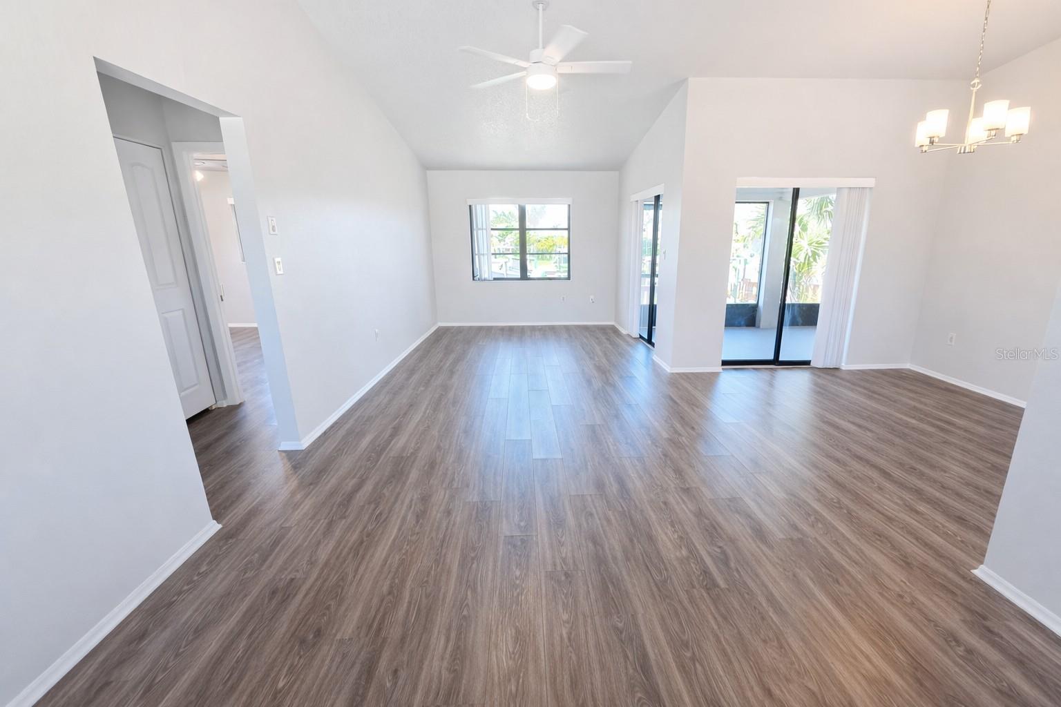 Image 4 of 37 For 3211 Riverside Drive