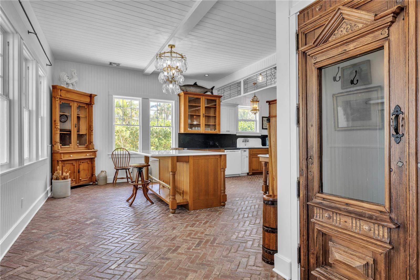 Image 21 of 100 For 8241 Main Street