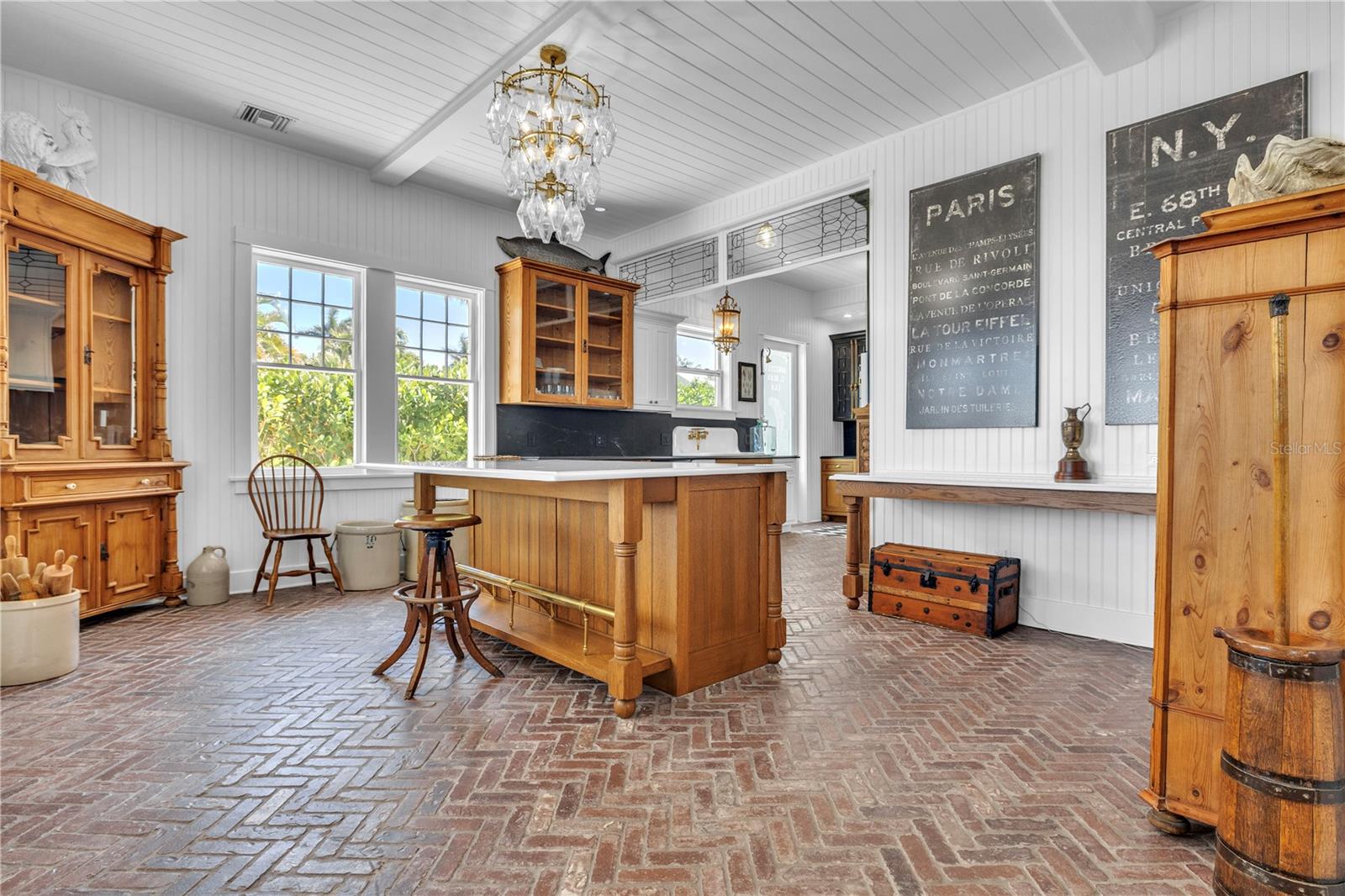 Image 22 of 100 For 8241 Main Street