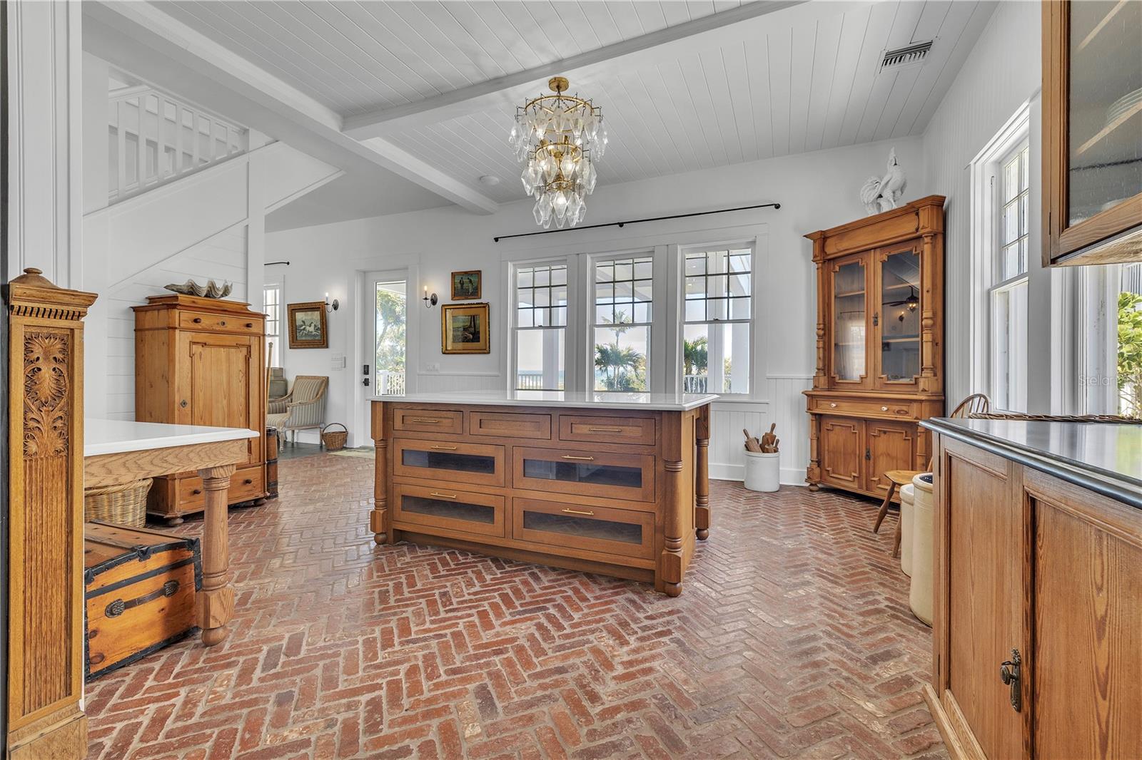 Image 27 of 100 For 8241 Main Street