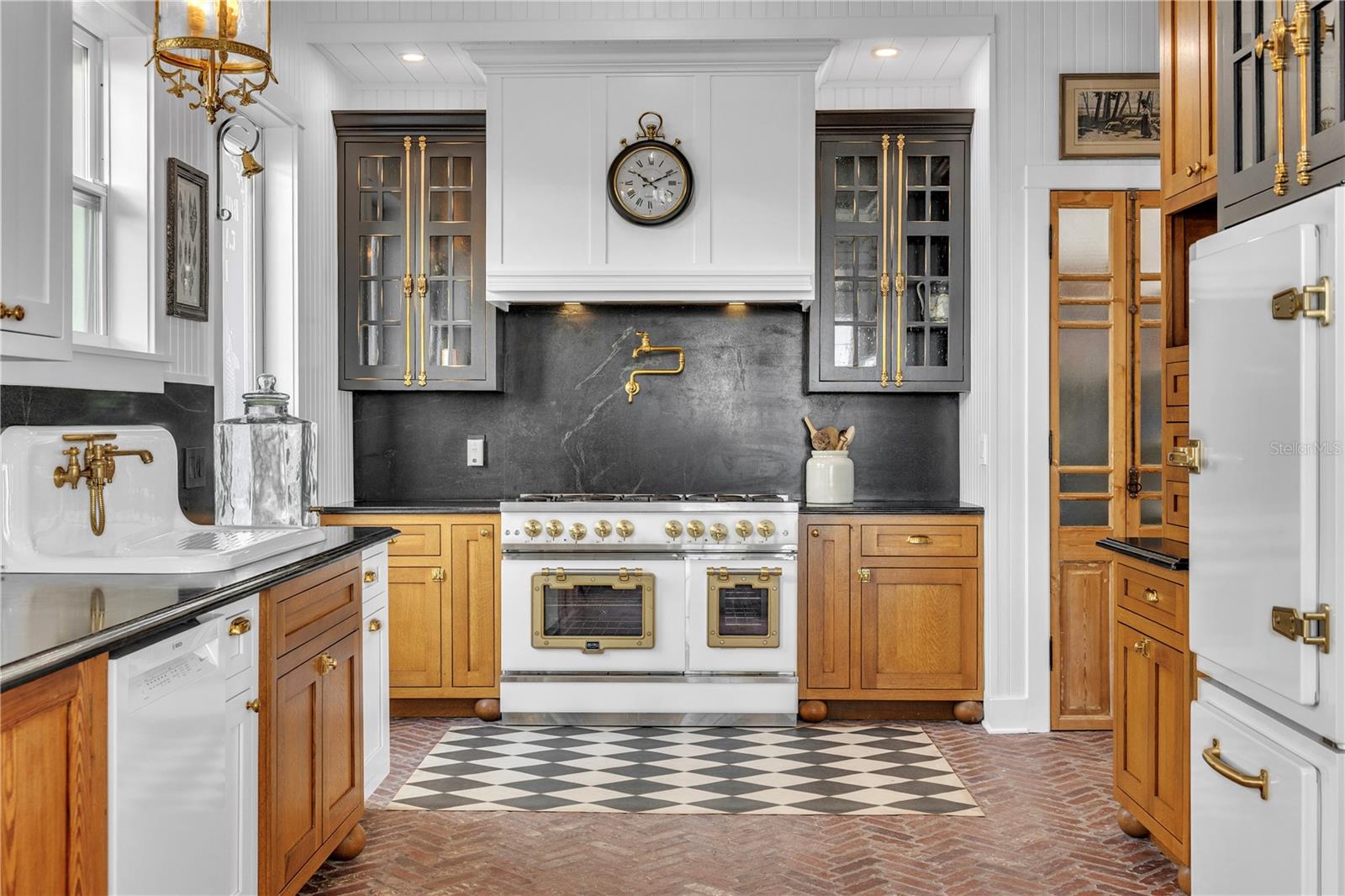 Image 29 of 100 For 8241 Main Street