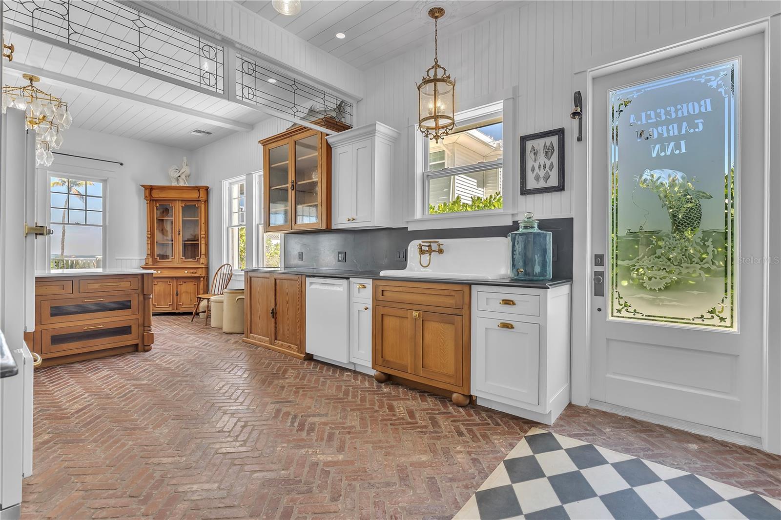 Image 31 of 100 For 8241 Main Street