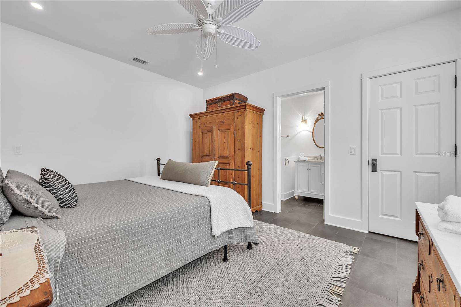 Image 44 of 100 For 8241 Main Street