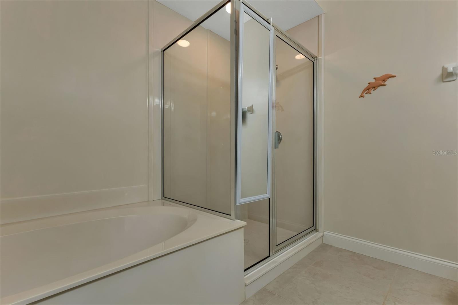 Image 28 of 41 For 200 Harbor Walk Drive 352