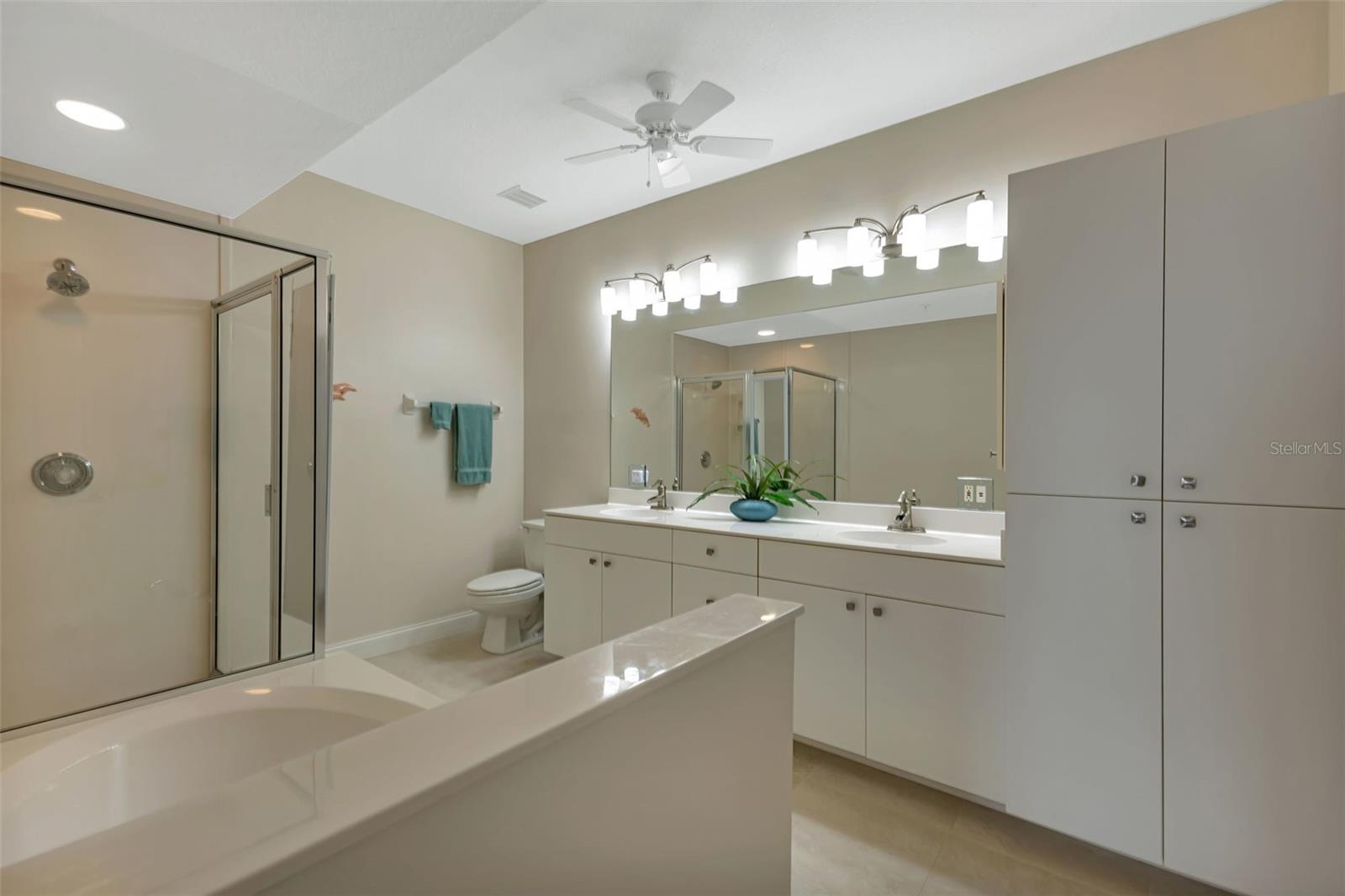 Image 30 of 41 For 200 Harbor Walk Drive 352