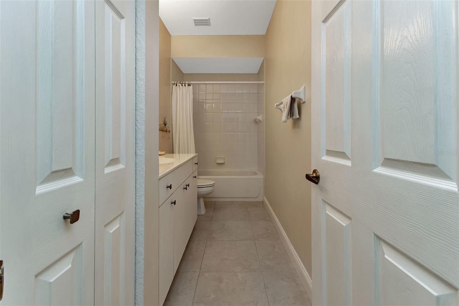 Image 40 of 41 For 200 Harbor Walk Drive 352