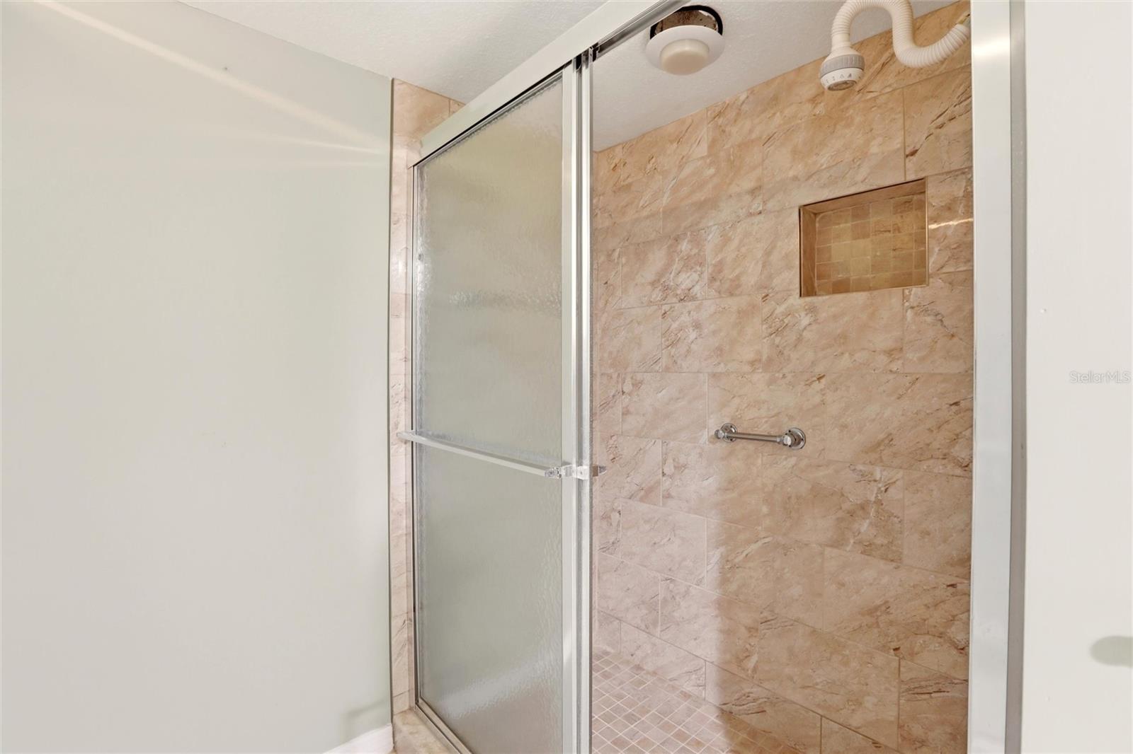 Image 22 of 47 For 601 Shreve Street 25a