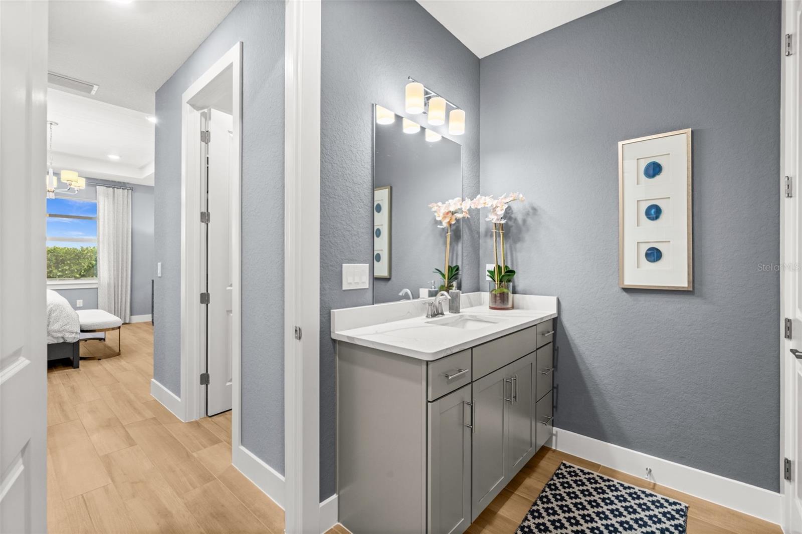 Image 21 of 66 For 44228 Creekside Run Lane