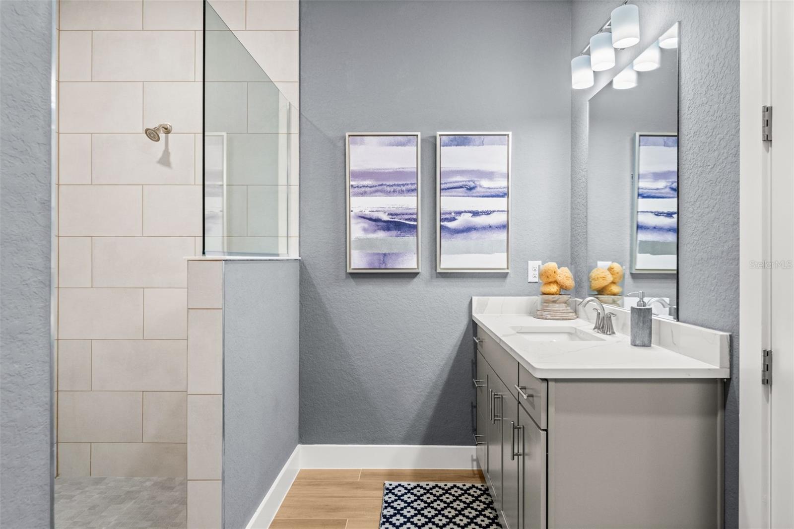 Image 22 of 66 For 44228 Creekside Run Lane