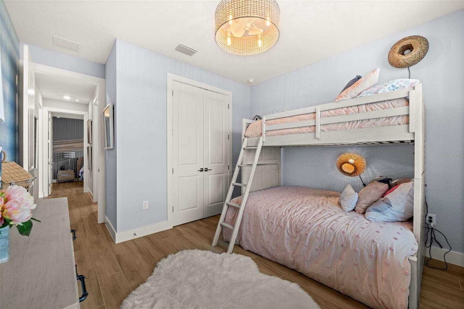 Image 29 of 66 For 44228 Creekside Run Lane