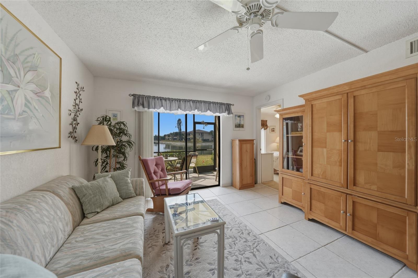 Image 10 of 19 For 4000 Oakview Drive L2