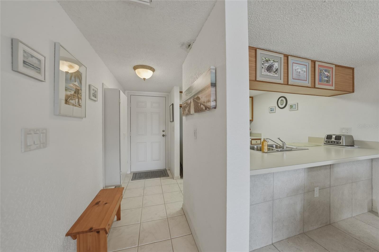 Image 4 of 19 For 4000 Oakview Drive L2