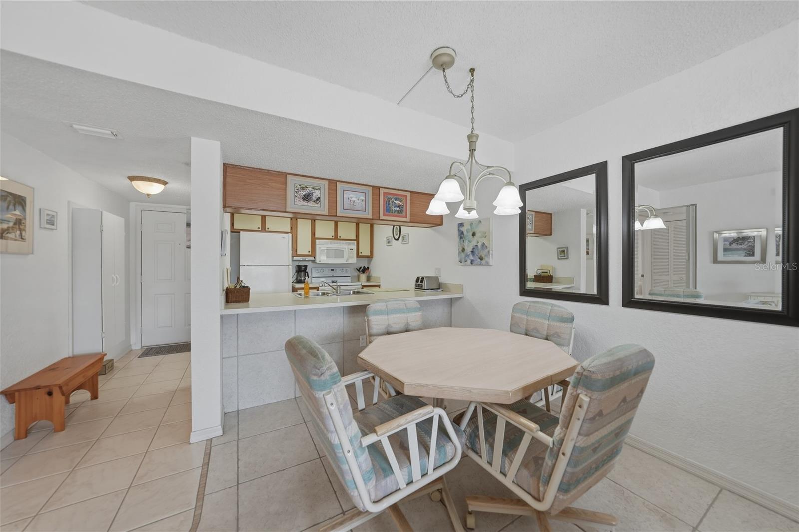 Image 7 of 19 For 4000 Oakview Drive L2