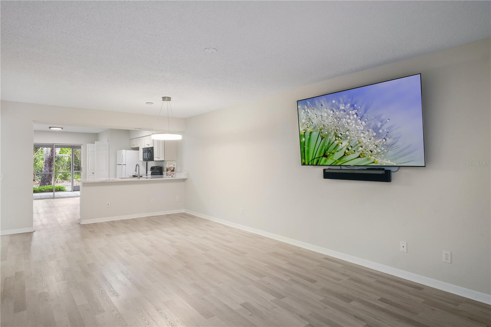 Image 16 of 42 For 3930 Leeward Passage Court 103